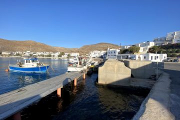 port na wyspie folegandros